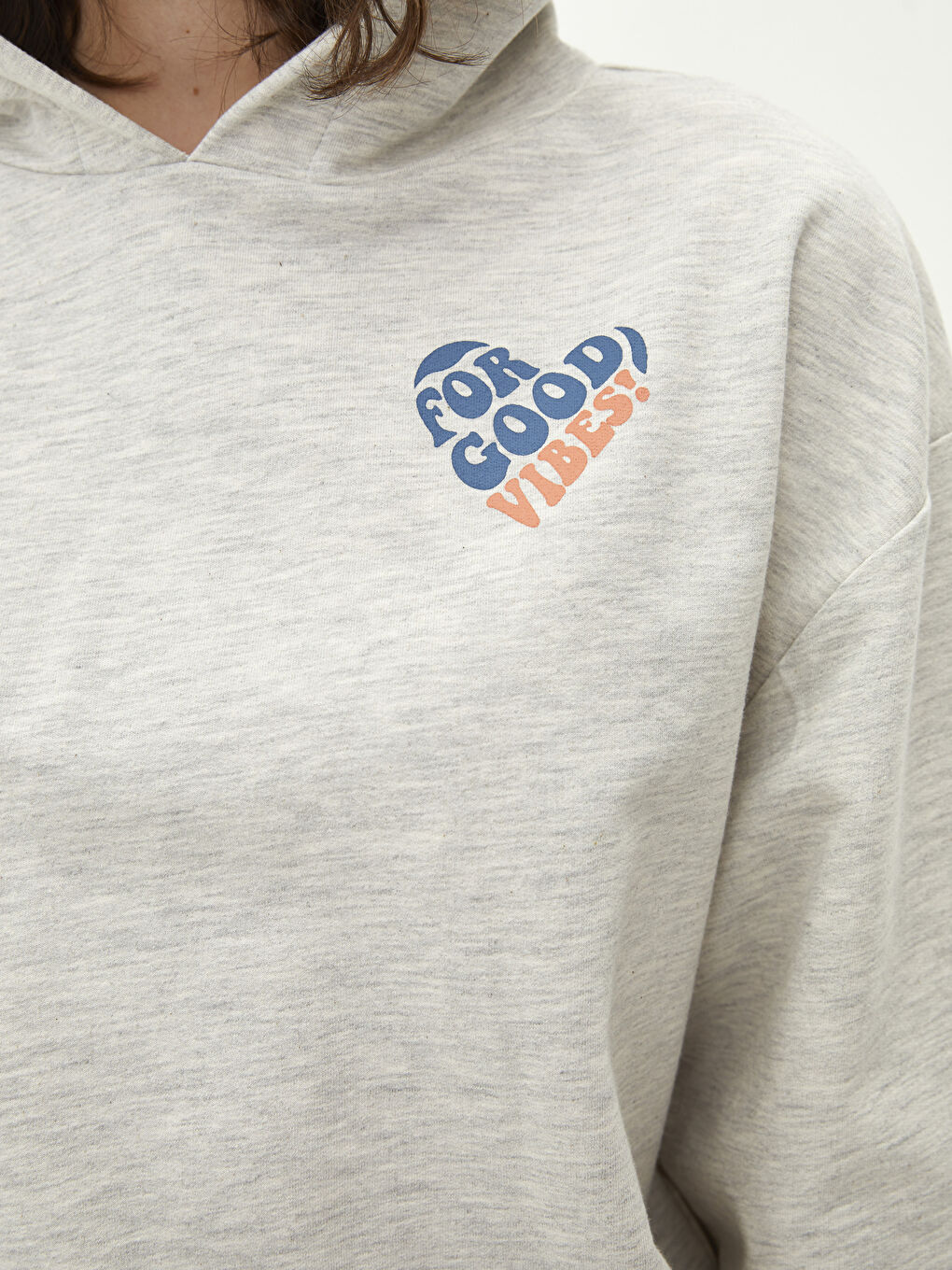 Gri Kapüşonlu Yazı Baskılı Uzun Kollu Kadın Sweatshirt-3