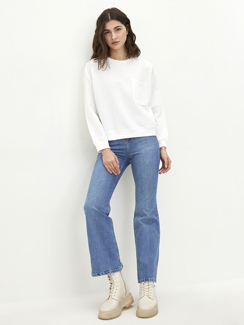 Ekru Bisiklet Yaka Dokulu Kadın Sweatshirt-2