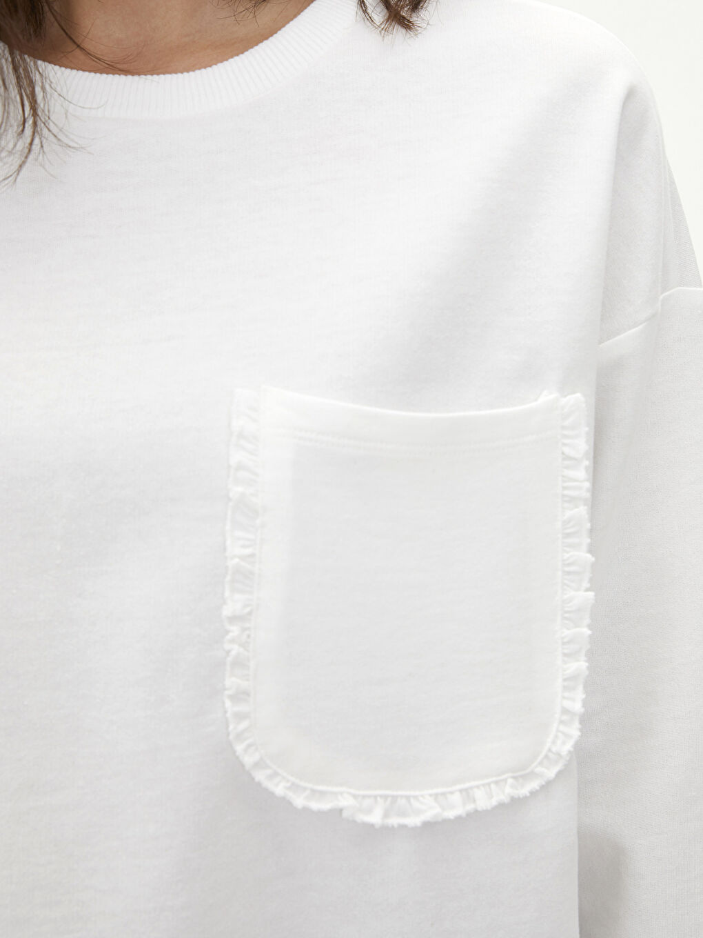 Ekru Bisiklet Yaka Dokulu Kadın Sweatshirt-3