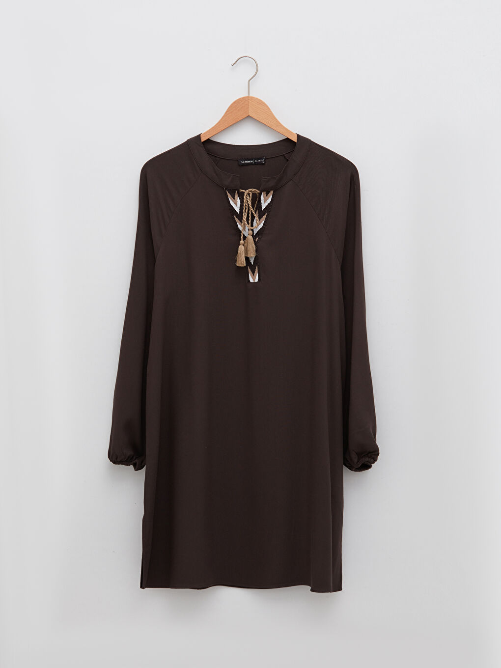 Kahverengi Bağlamalı Yaka Desenli Uzun Kollu Viskon Kadın Tunik-5