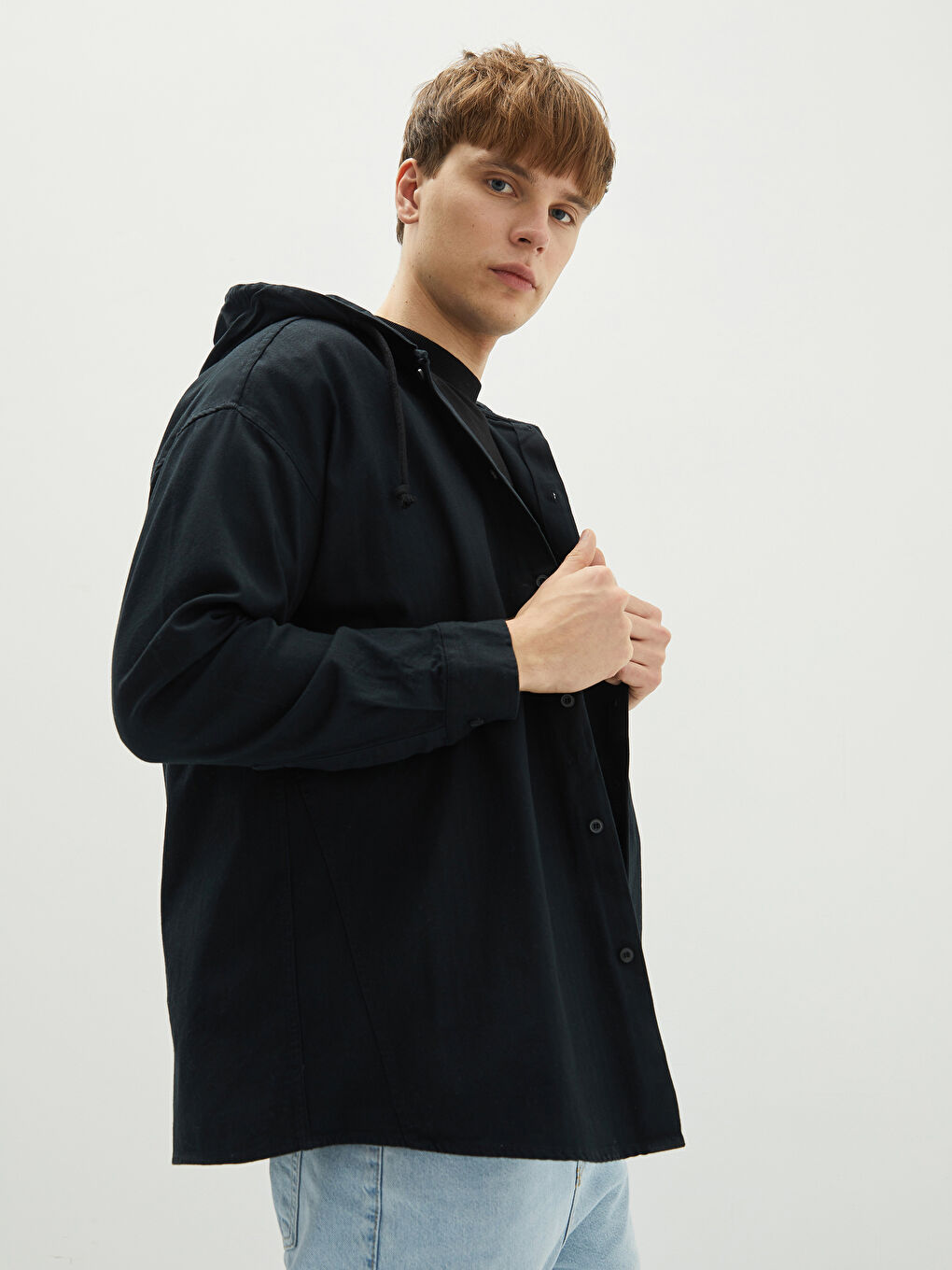 LFC XL 黒シャツ 背面緑アクセント LFC XL 黒シャツ 背面緑アクセント