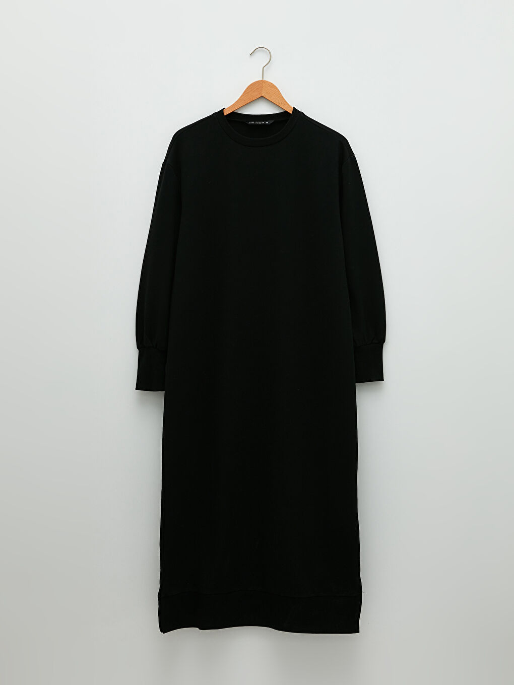 Žena CRNA haljina-6