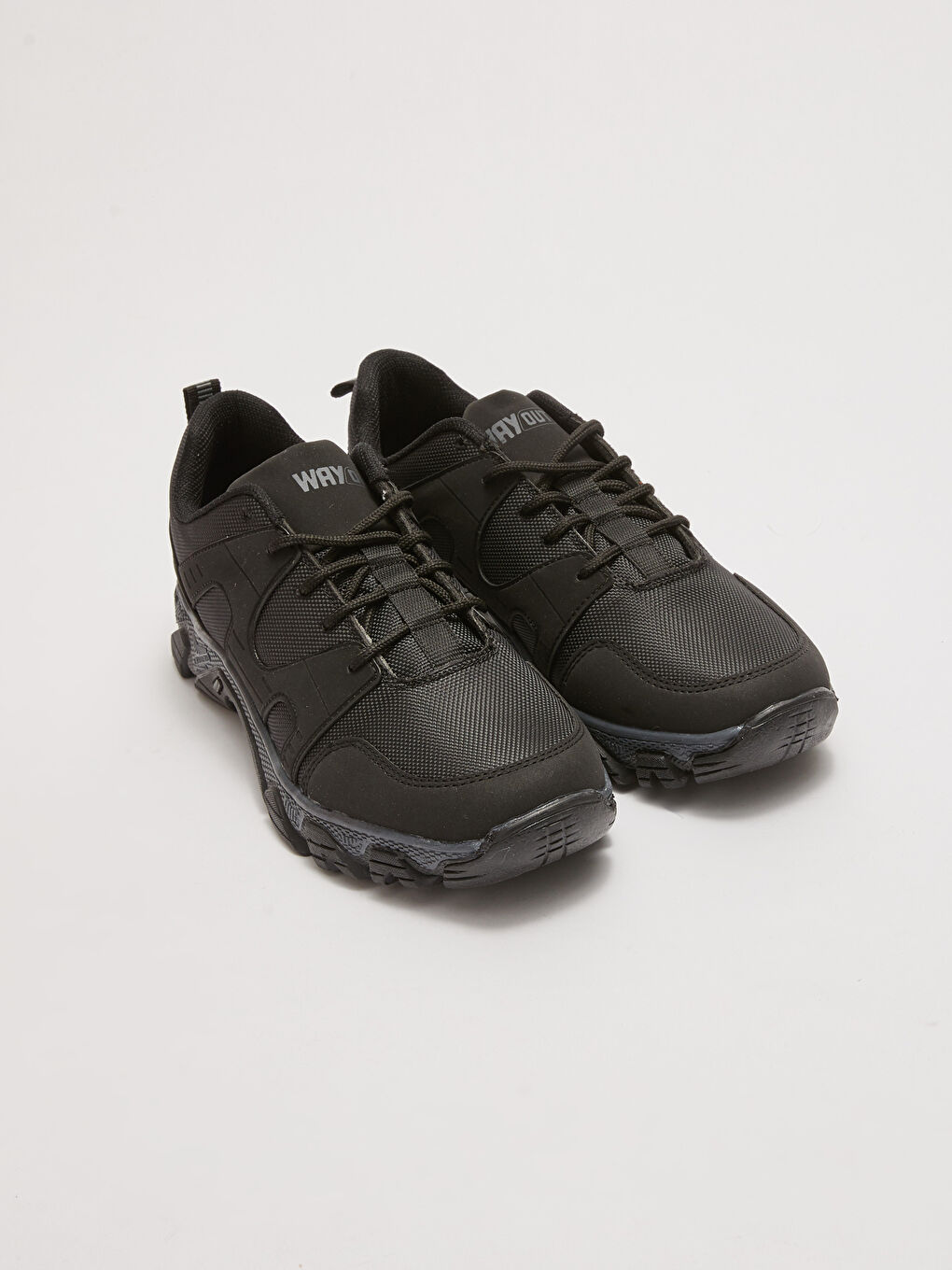 Siyah Bağcıklı Kalın Taban Erkek Trekking Ayakkabı