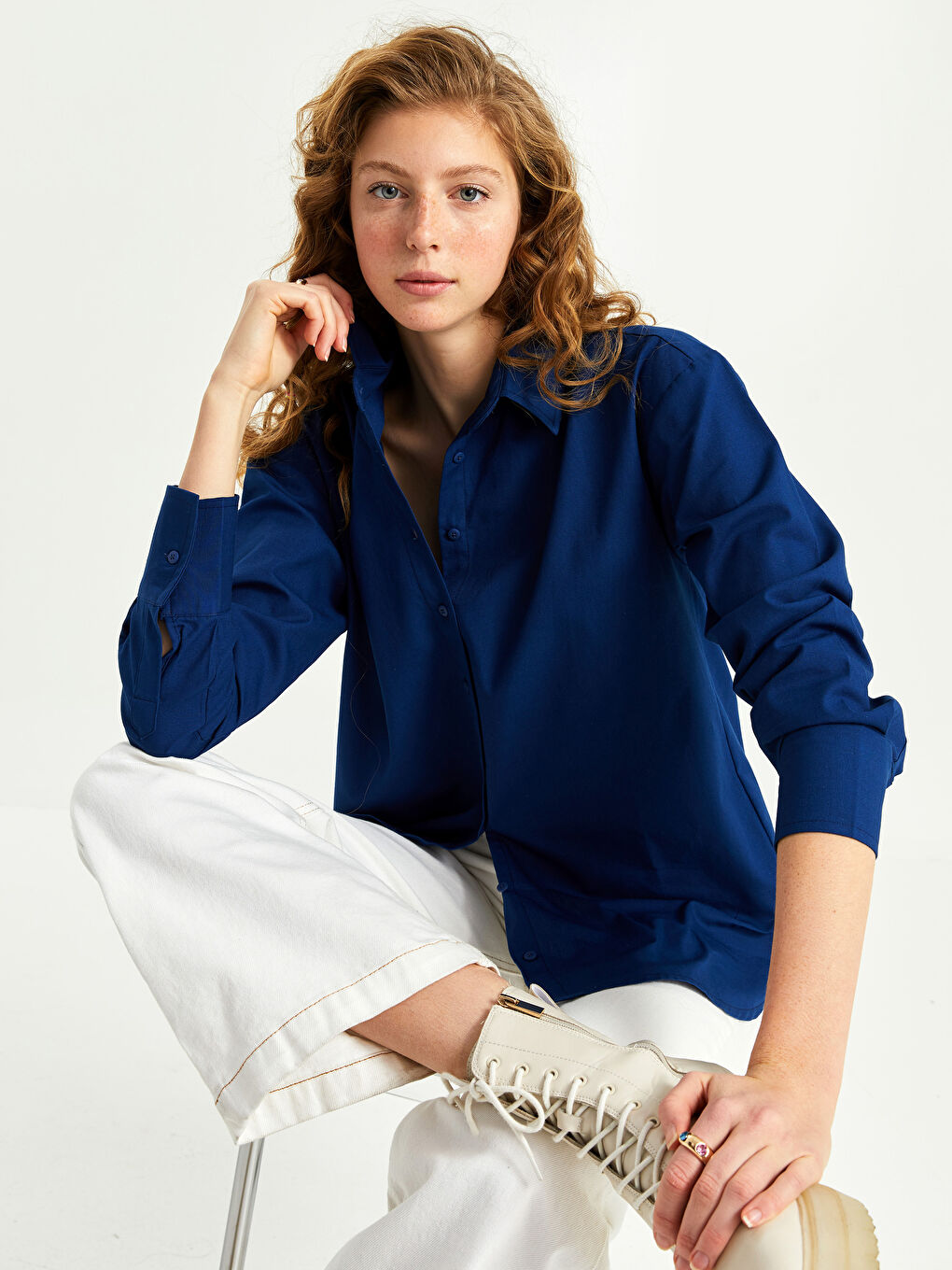 Lacivert Önden Düğme Kapamalı Düz Uzun Kollu Poplin Kadın Gömlek