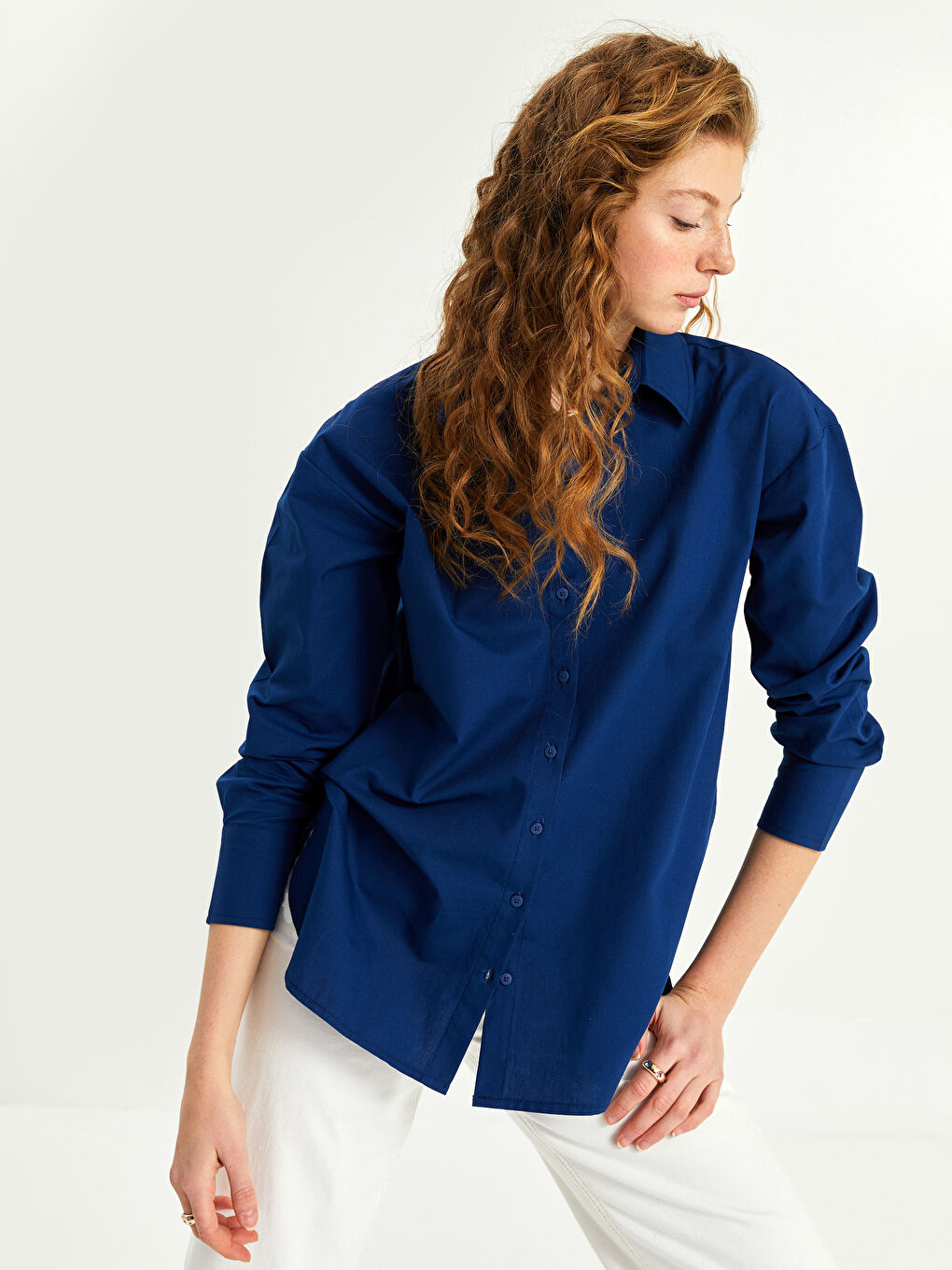 Lacivert Önden Düğme Kapamalı Düz Uzun Kollu Poplin Kadın Gömlek-1