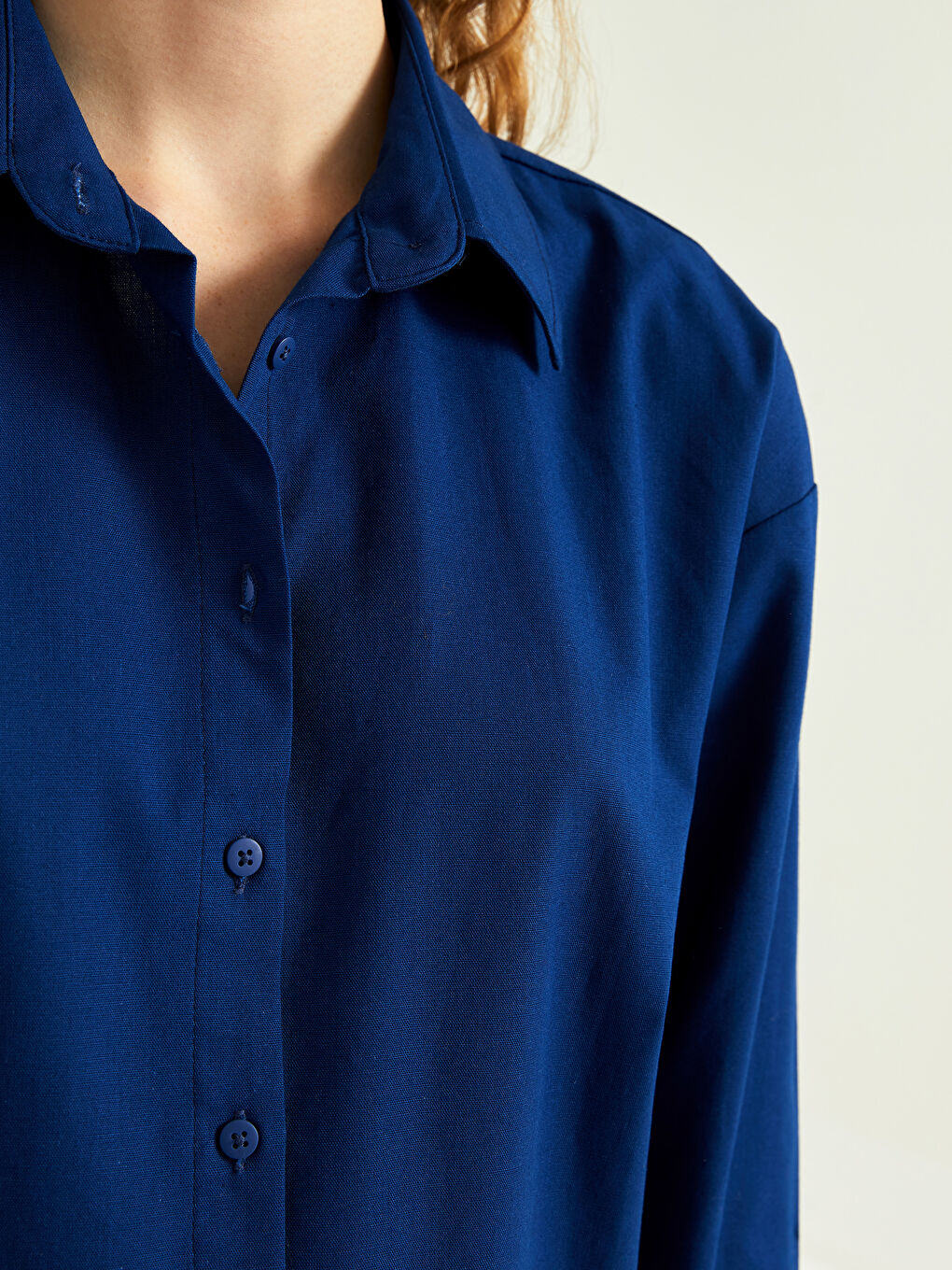 Lacivert Önden Düğme Kapamalı Düz Uzun Kollu Poplin Kadın Gömlek-2