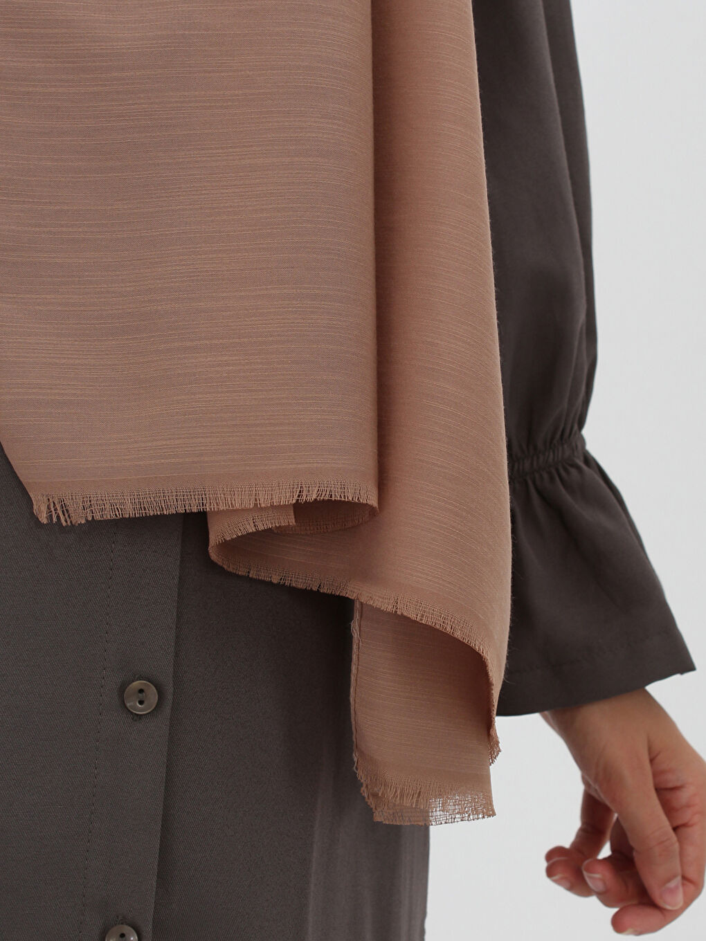 وشاح قطن بلون لحاء الشجر-3