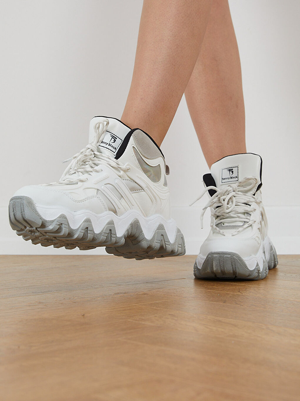 أحذية رياضية للسيدات برباط ونعل سميك وكتلة الألوان-3