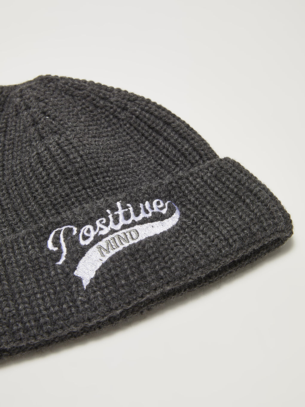 Antrasit Nakışlı Kadın Triko Bere-4