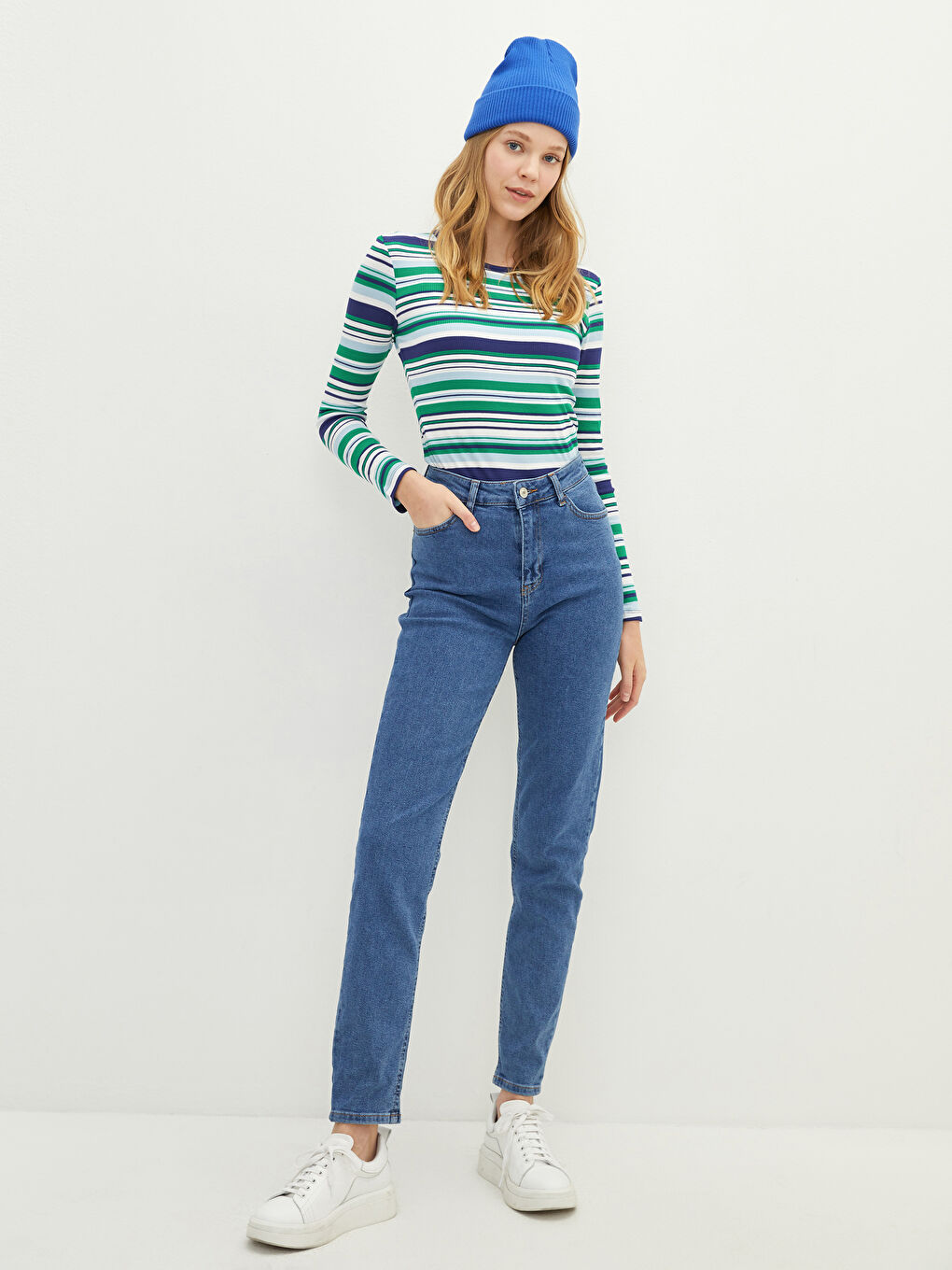 Mavi Etiket Detaylı Kadın Triko Bere-1