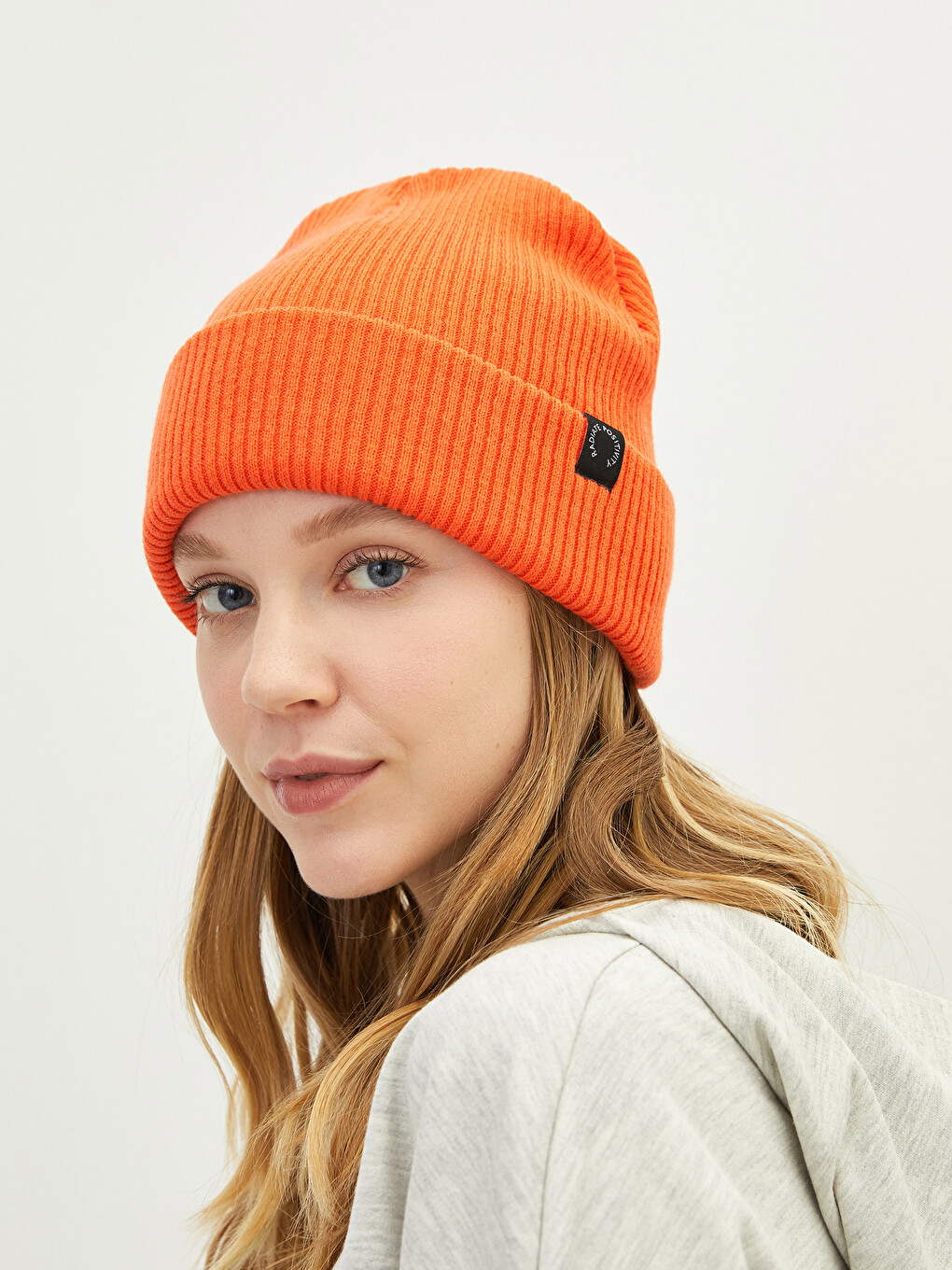 Tag Detailed Women's Tricot Beanie