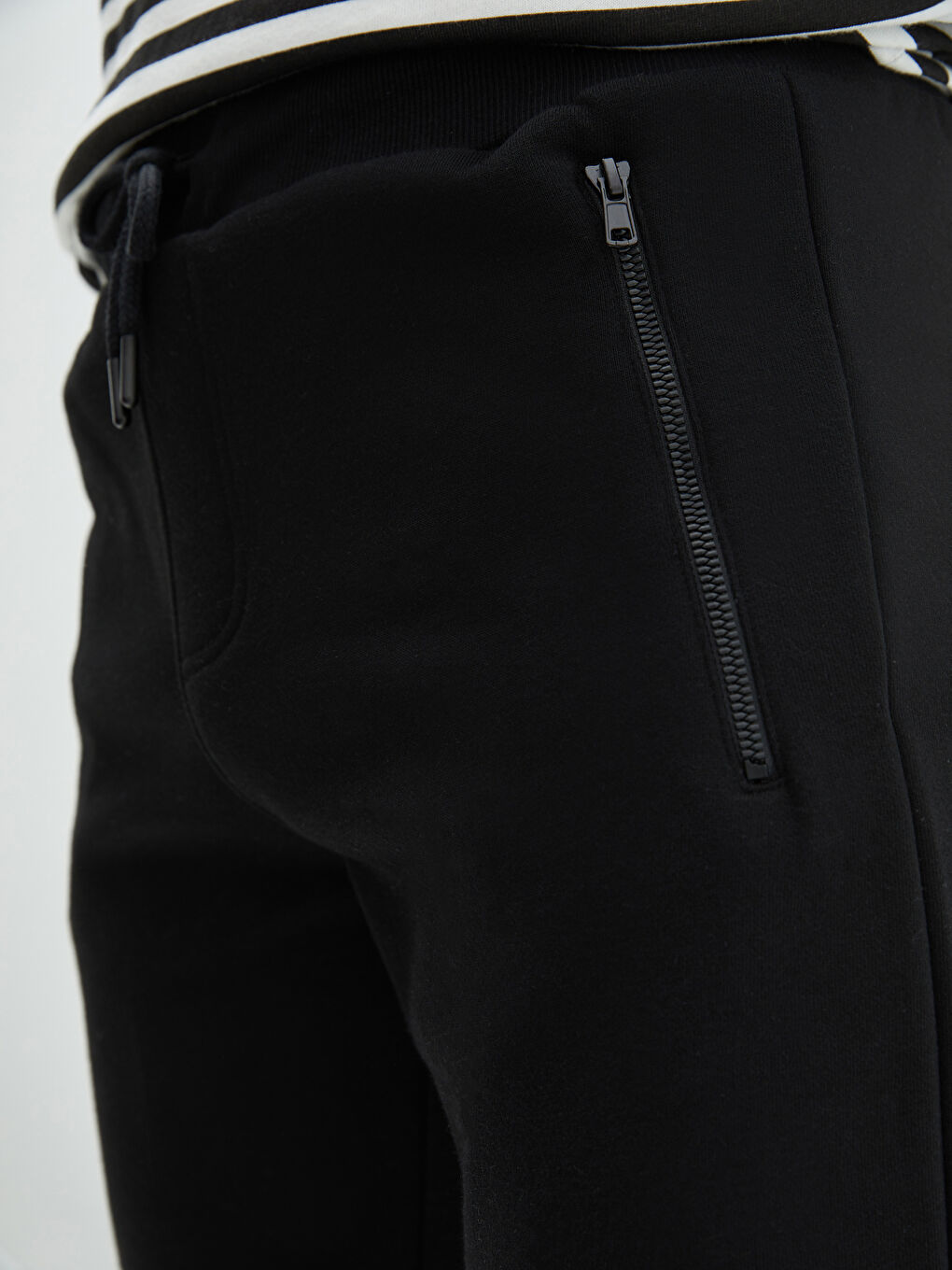 XSIDE Schlank Geschnittene Dicke Jogginghose für Herren -W1M432Z8-CVL