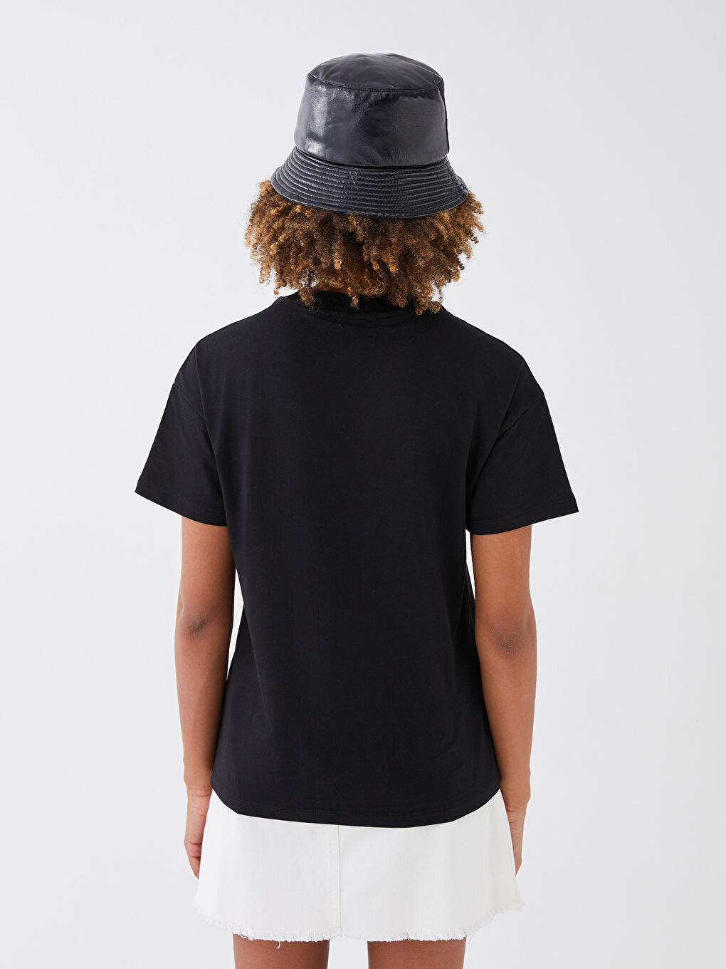 Siyah Bisiklet Yaka Baskılı Kısa Kollu Kadın Tişört-4