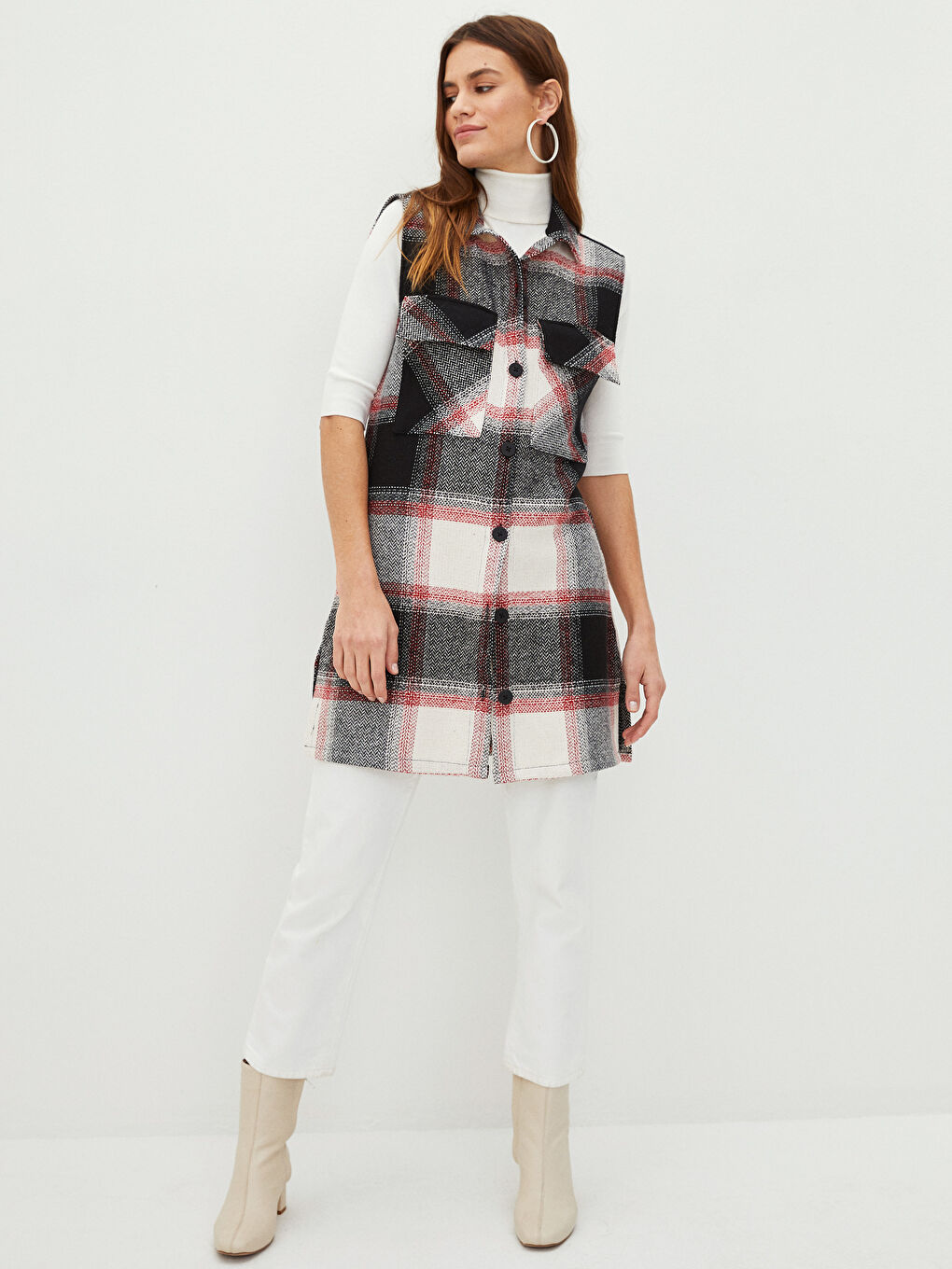 Siyah Gömlek Yaka Ekose Kadın Yelek-1