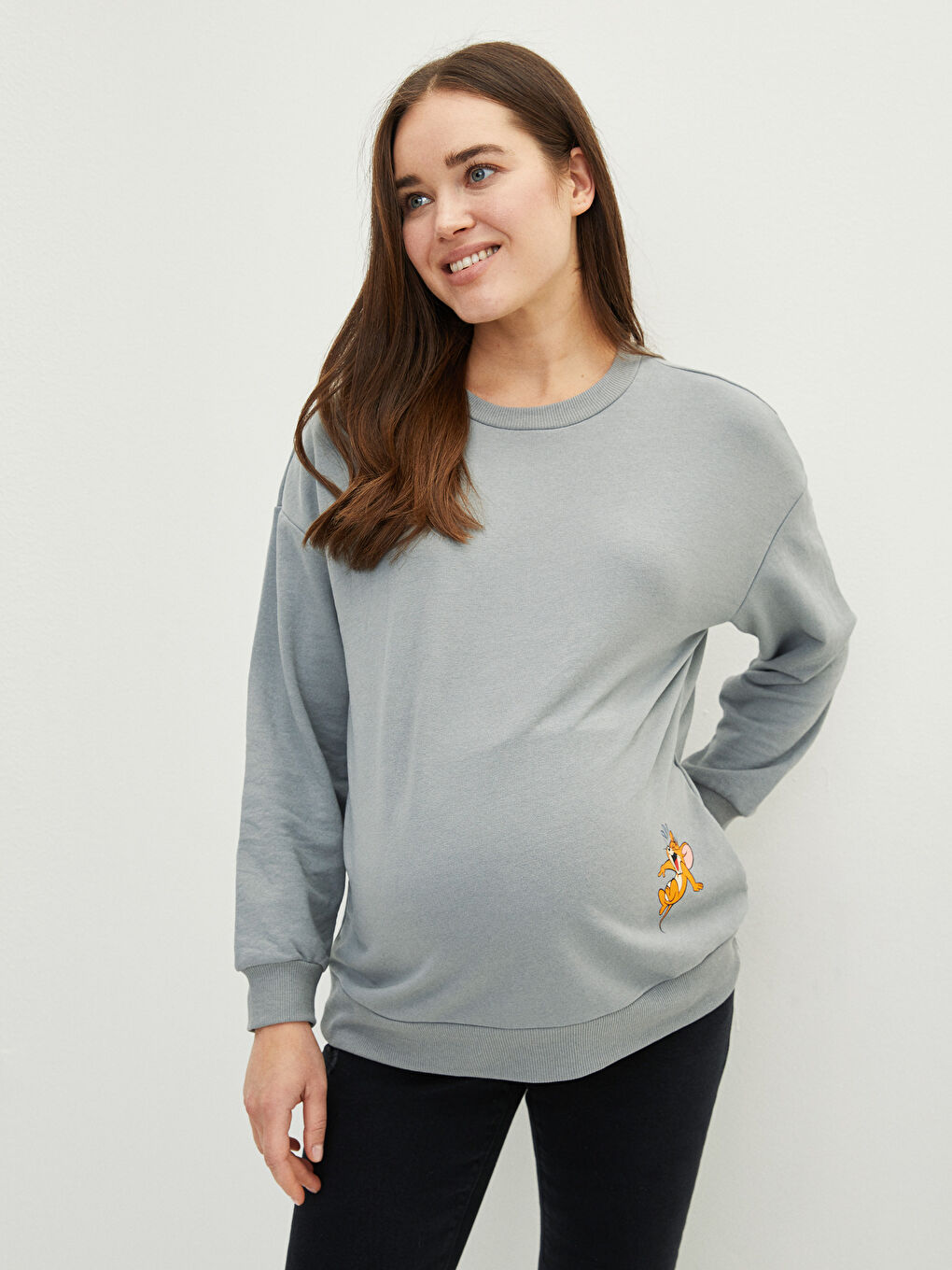 LCWAIKIKI Maternity Gri Bisiklet Yaka Tom&Jerry Baskılı Uzun Kollu Hamile Sweatshirt