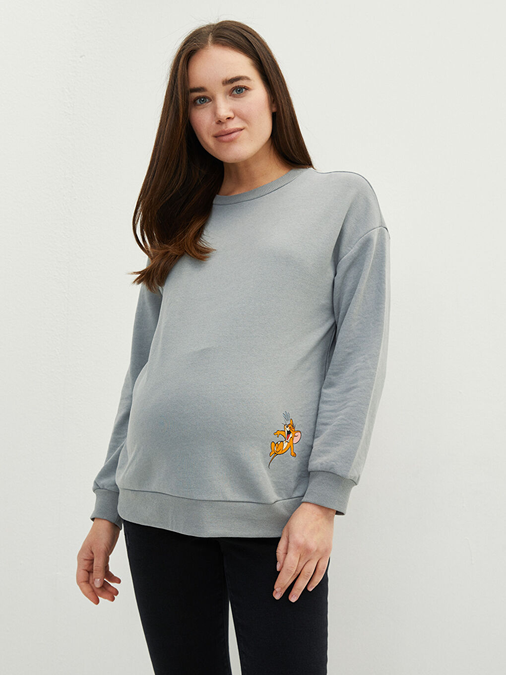 LCWAIKIKI Maternity Gri Bisiklet Yaka Tom&Jerry Baskılı Uzun Kollu Hamile Sweatshirt - 1