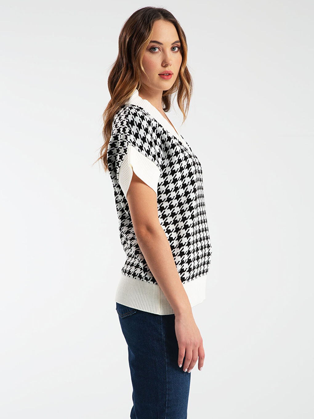 Avrile Clothing V-Neck Crowbar Patterned Short Sleeve Women's Knitwear Sweater-2