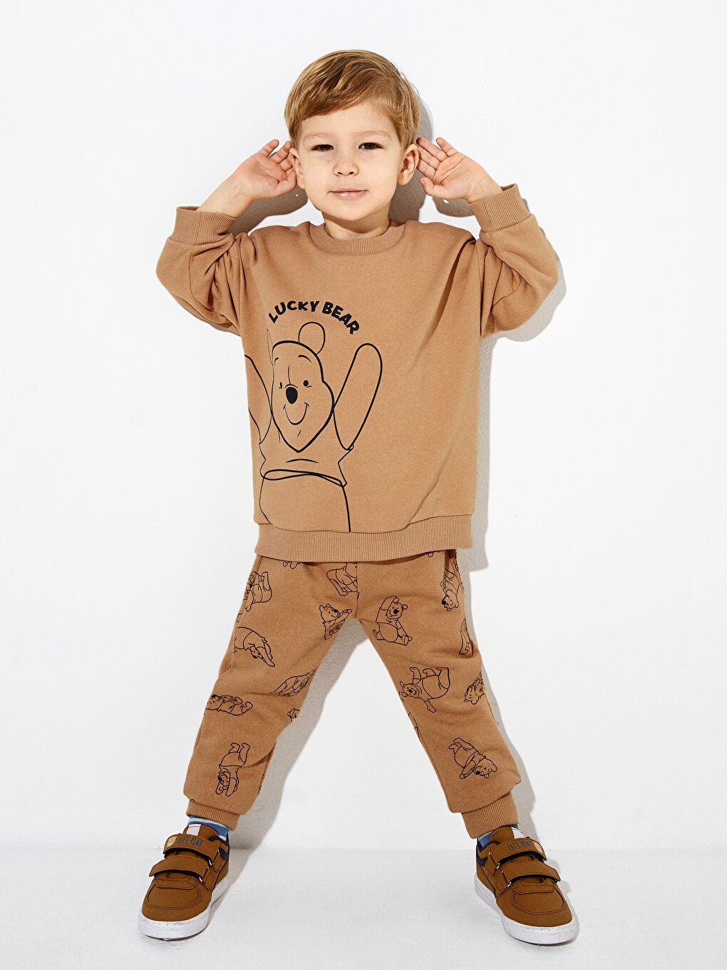 Crew Neck Long Sleeved Winnie the Pooh Printed Baby Boy Sweatshirt and Jogger Pants 2-Pack-1