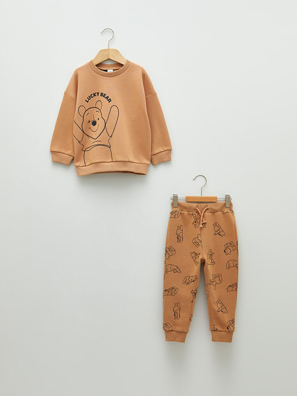 Crew Neck Long Sleeved Winnie the Pooh Printed Baby Boy Sweatshirt and Jogger Pants 2-Pack-4