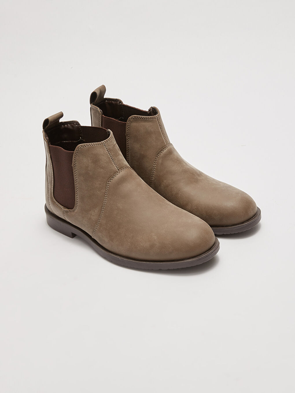 Ерлерге арналған былғарыға ұқсас етік созылмалы жақтарымен