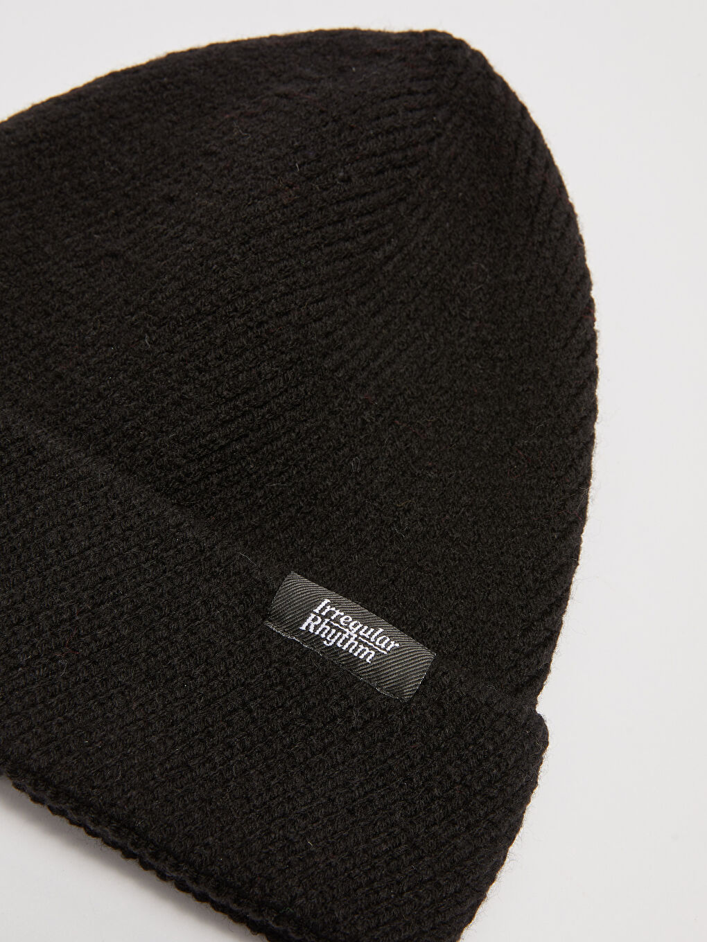 Siyah Etiket Baskılı Triko Erkek Bere-3