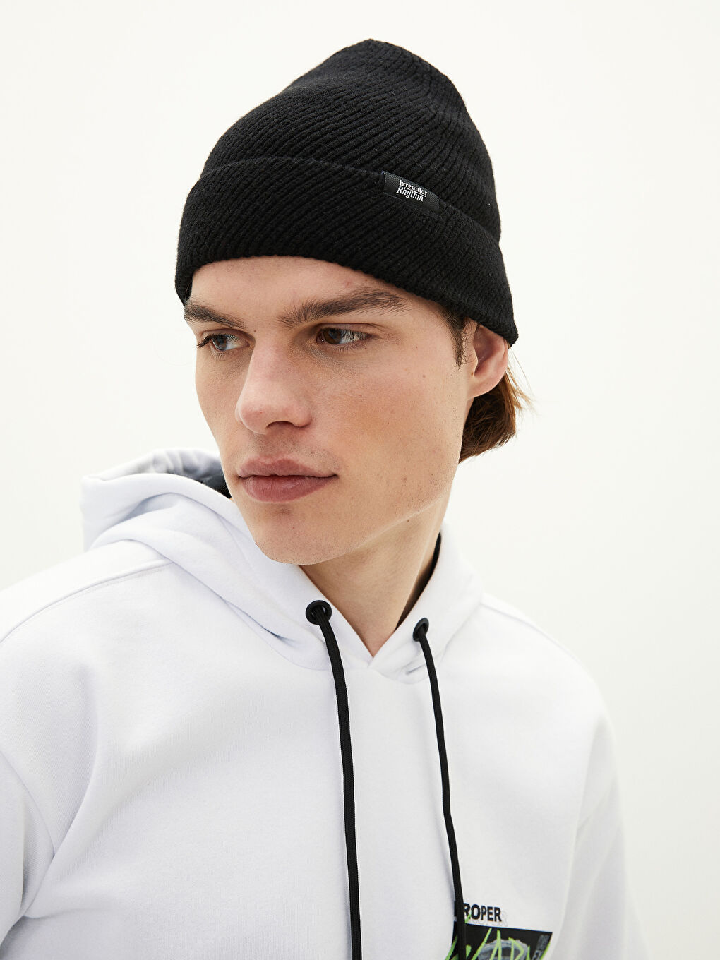 Siyah Etiket Baskılı Triko Erkek Bere