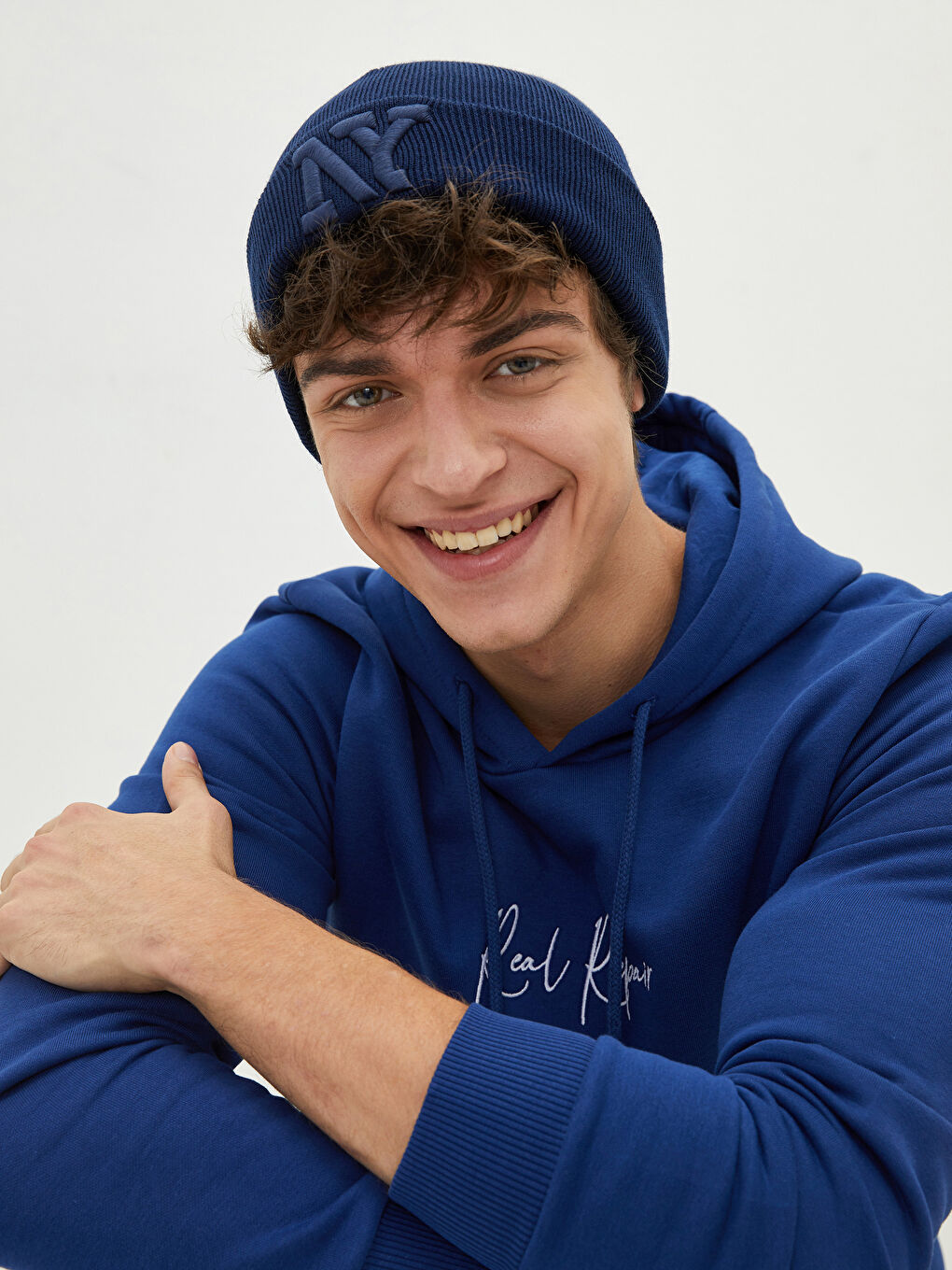 Lacivert Nakış Detaylı Erkek Triko Bere