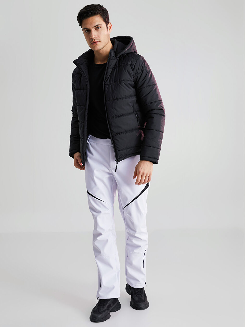 Siyah Standart Kalıp Kapüşonlu Erkek Şişme Mont-4