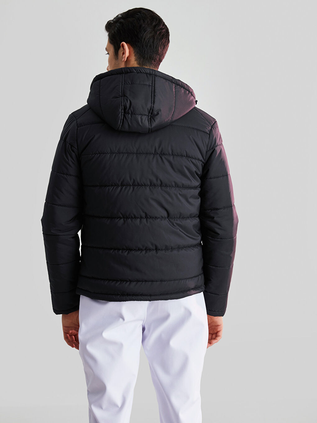 Siyah Standart Kalıp Kapüşonlu Erkek Şişme Mont-5