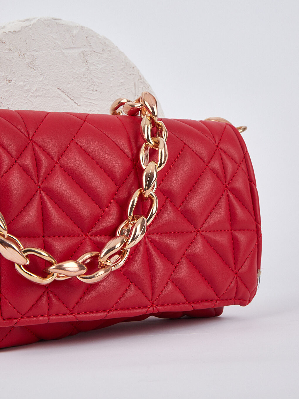 Kırmızı MOON Zincir Detaylı Kapitone Baskılı Omuz Çantası-2