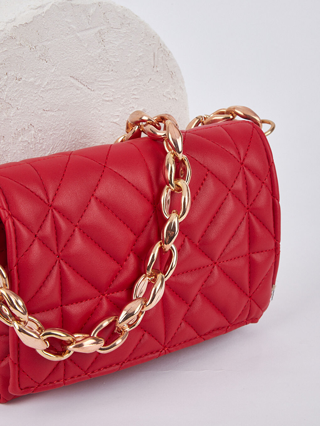 Kırmızı MOON Zincir Detaylı Kapitone Baskılı Omuz Çantası-3