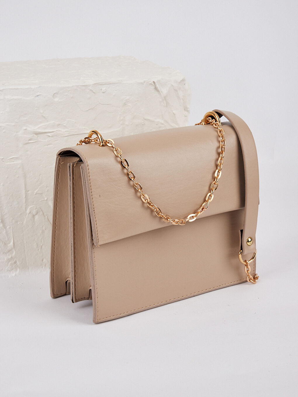 MOON Chain Strap Shoulder Bag-4