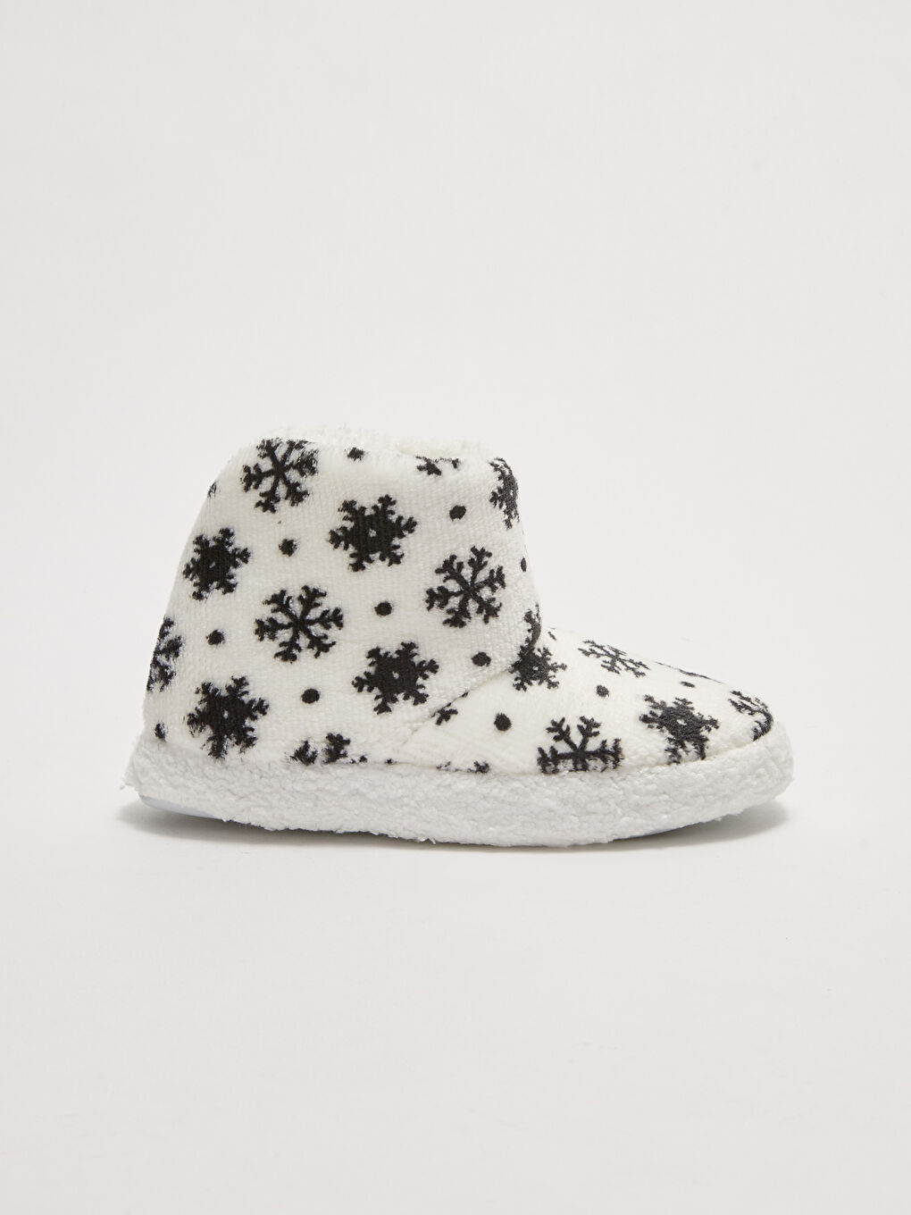 Beyaz Desenli Kız Çocuk Ev Botu-1