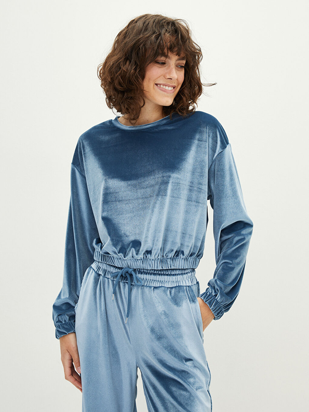 Crew Neck Regular Long Sleeve Velvet Women's Sweatshirt-1