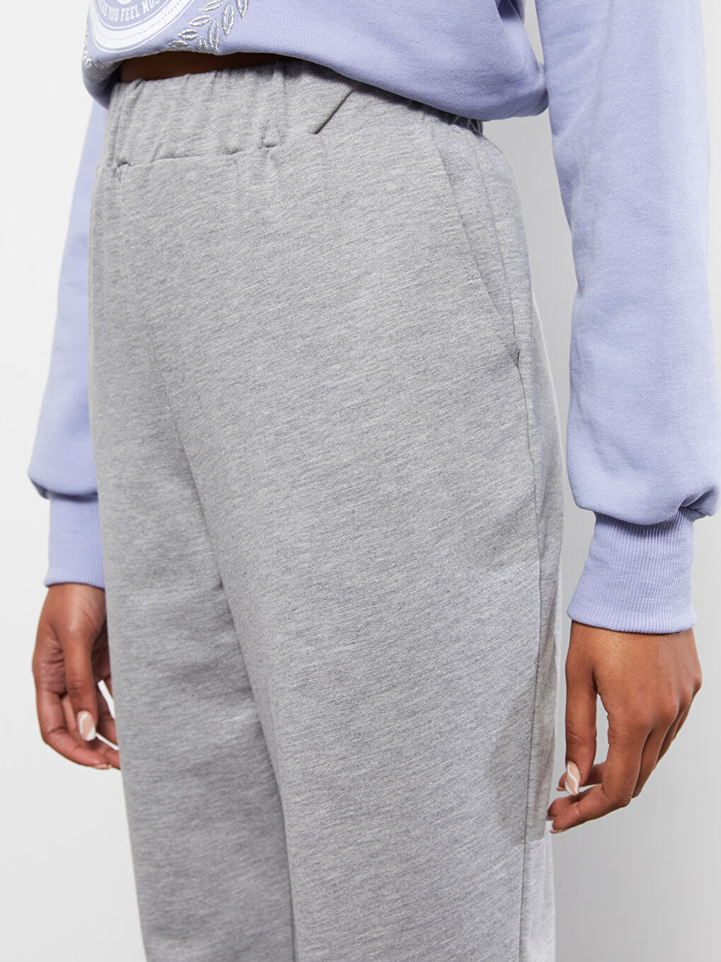 Pantaloni de Trening Jogger pentru Femei cu Talie Elastică, Regular și Buzunare Detaliate-2