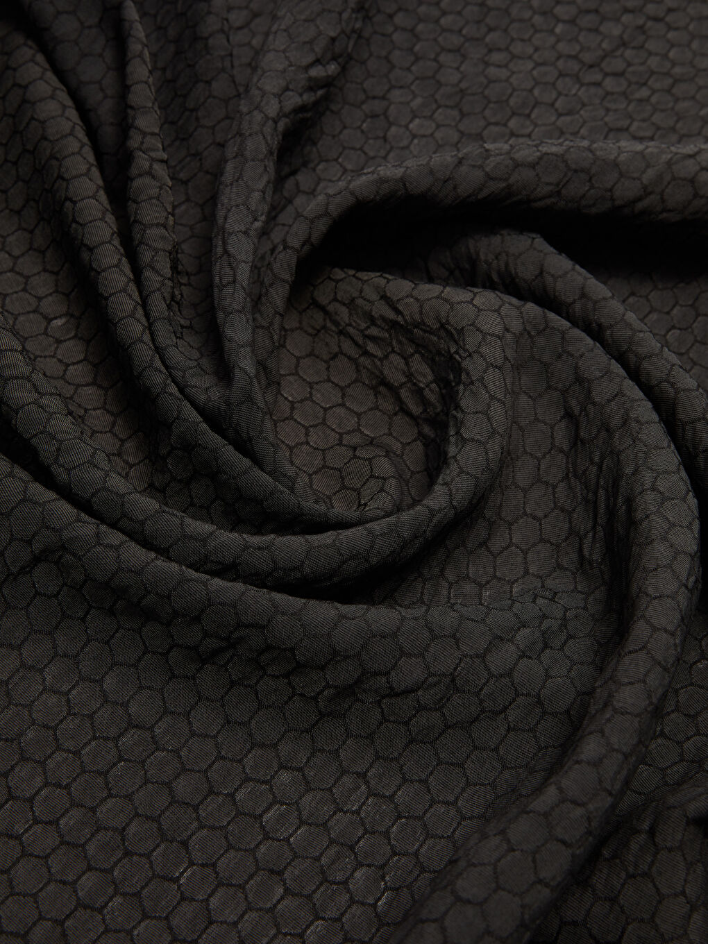 Siyah Kendinden Desenli Kadın Şal-3