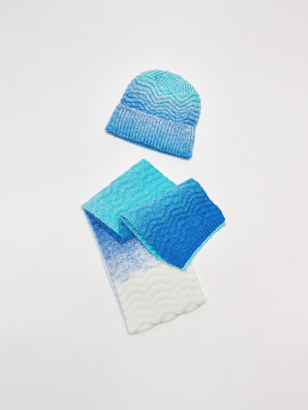 Ensemble Bonnet et Écharpe Fille en Tricot à Motif Bloc de Couleurs