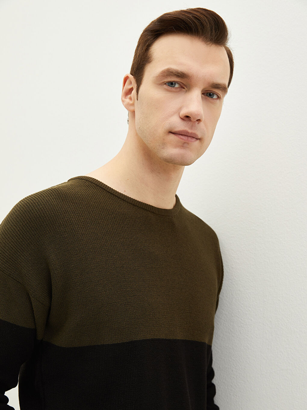 Haki Bisiklet Yaka Uzun Kollu Renk Bloklu Erkek Triko Kazak-2