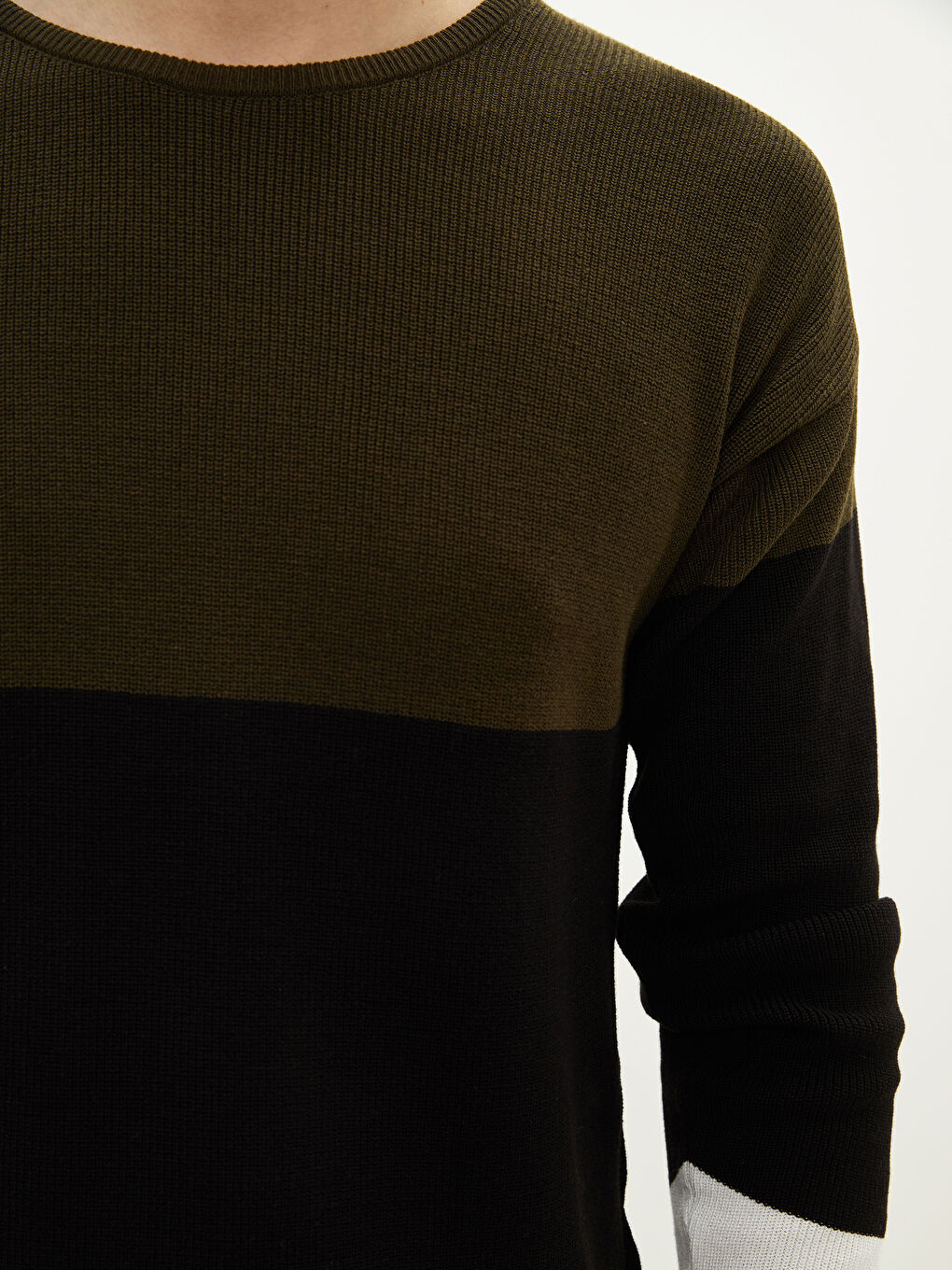 Haki Bisiklet Yaka Uzun Kollu Renk Bloklu Erkek Triko Kazak-3