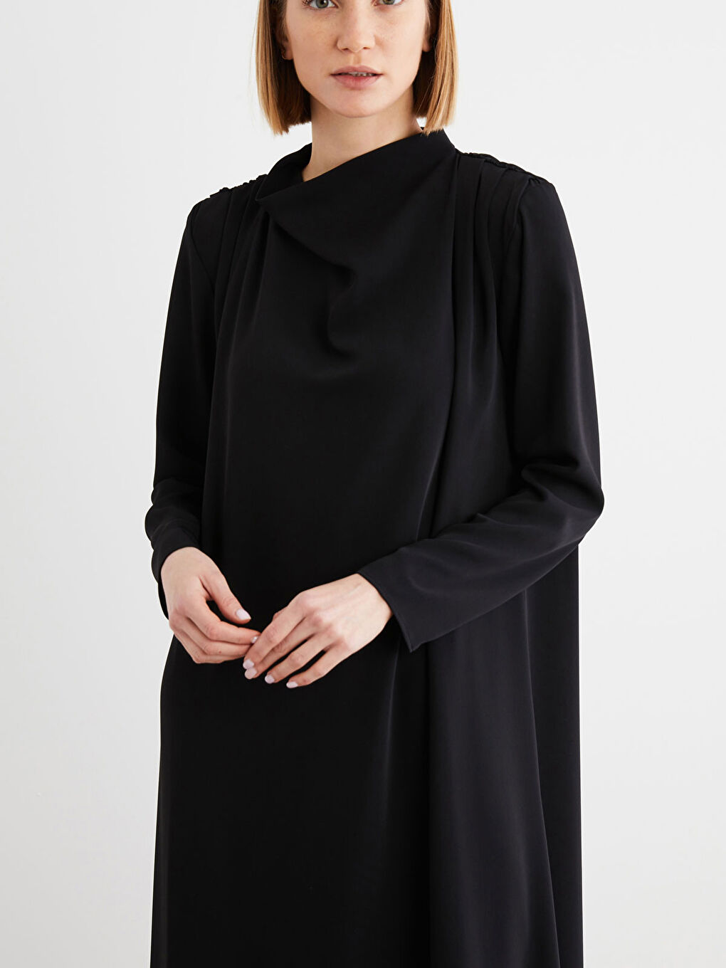 Dökümlü Yaka Düz Uzun Kollu Krep Kumaş Kadın Elbise-1