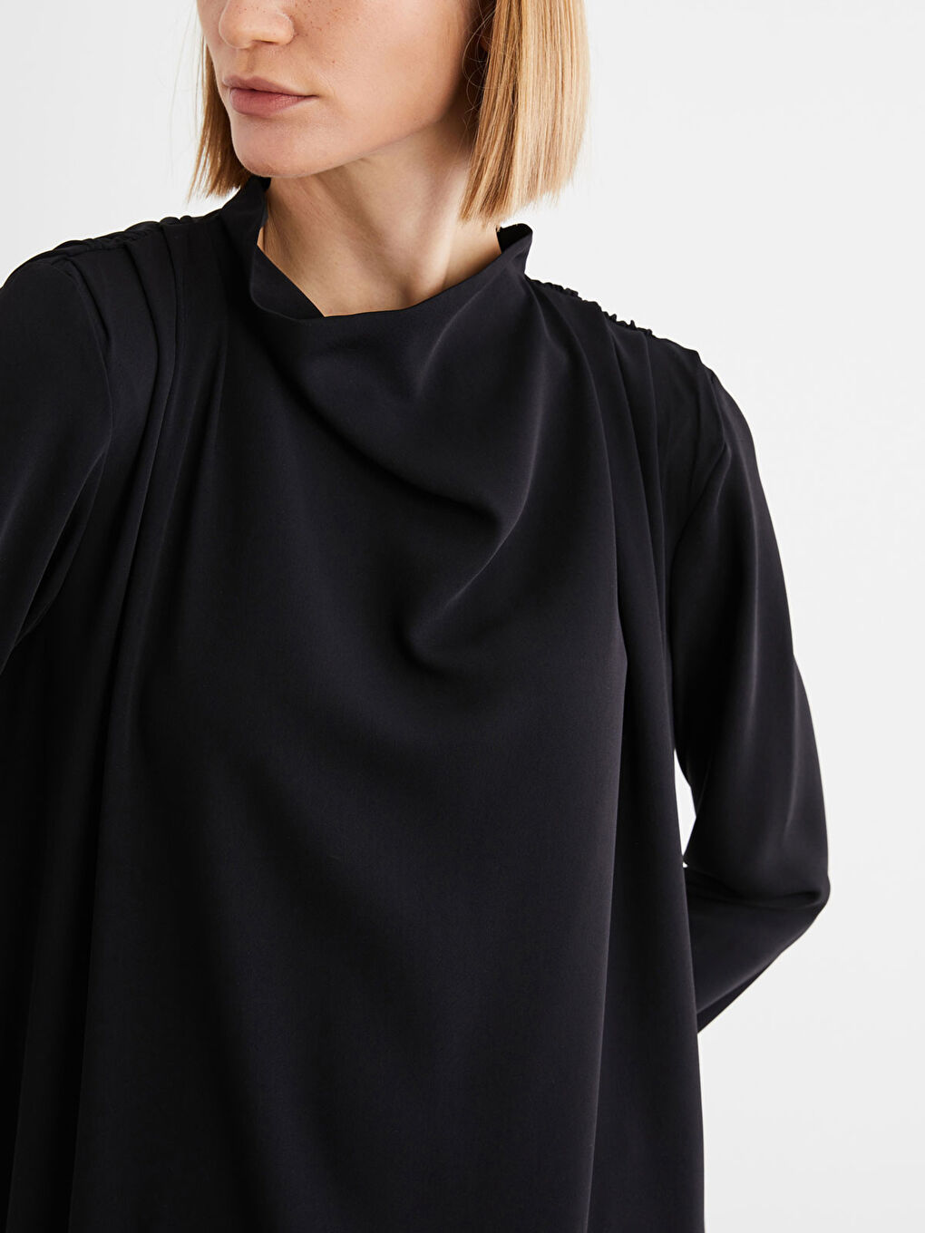 Dökümlü Yaka Düz Uzun Kollu Krep Kumaş Kadın Elbise-4