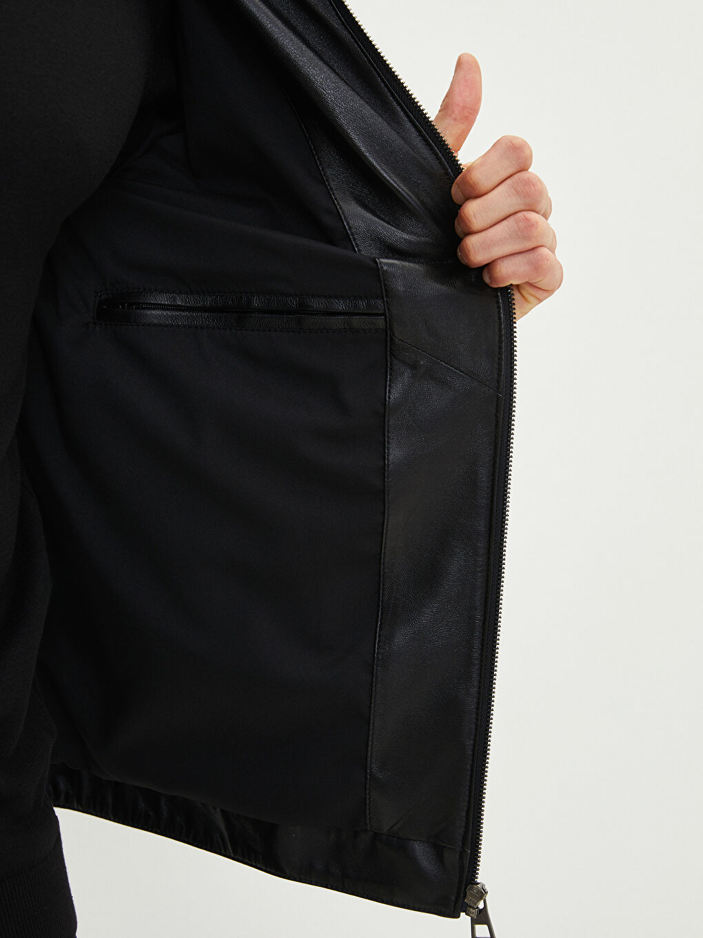 Siyah Standart Kalıp Dik Yaka Erkek Deri Mont-5