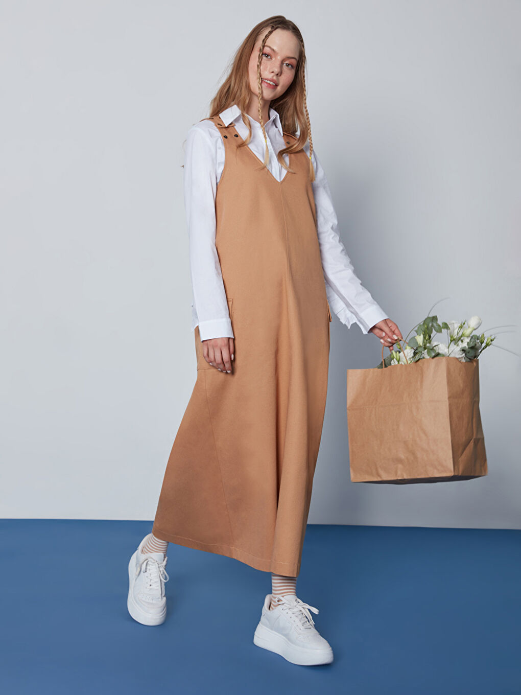 Kahverengi V Yaka Düz Cep Detaylı Kadın Jile Elbise-2