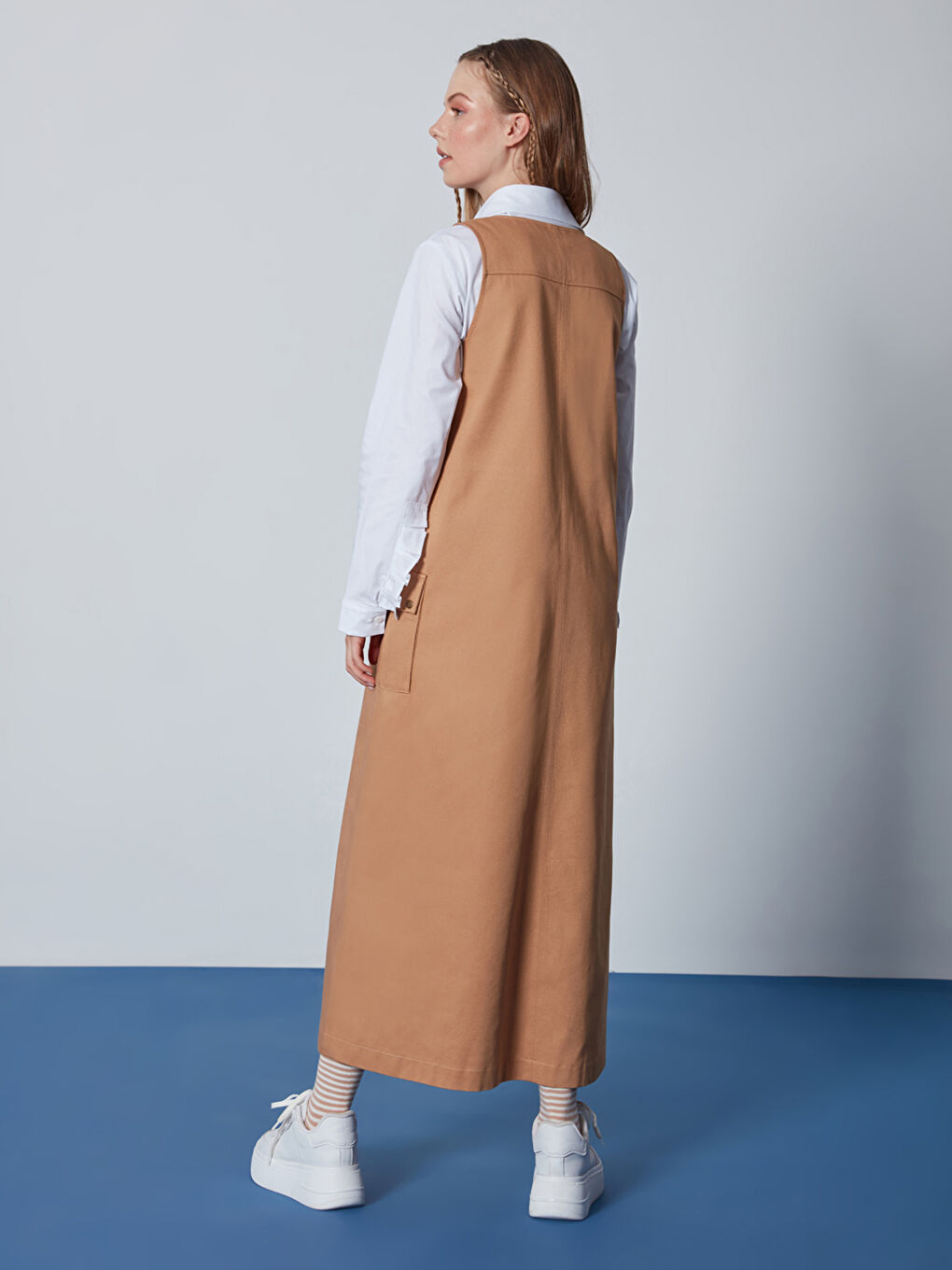 Kahverengi V Yaka Düz Cep Detaylı Kadın Jile Elbise-4