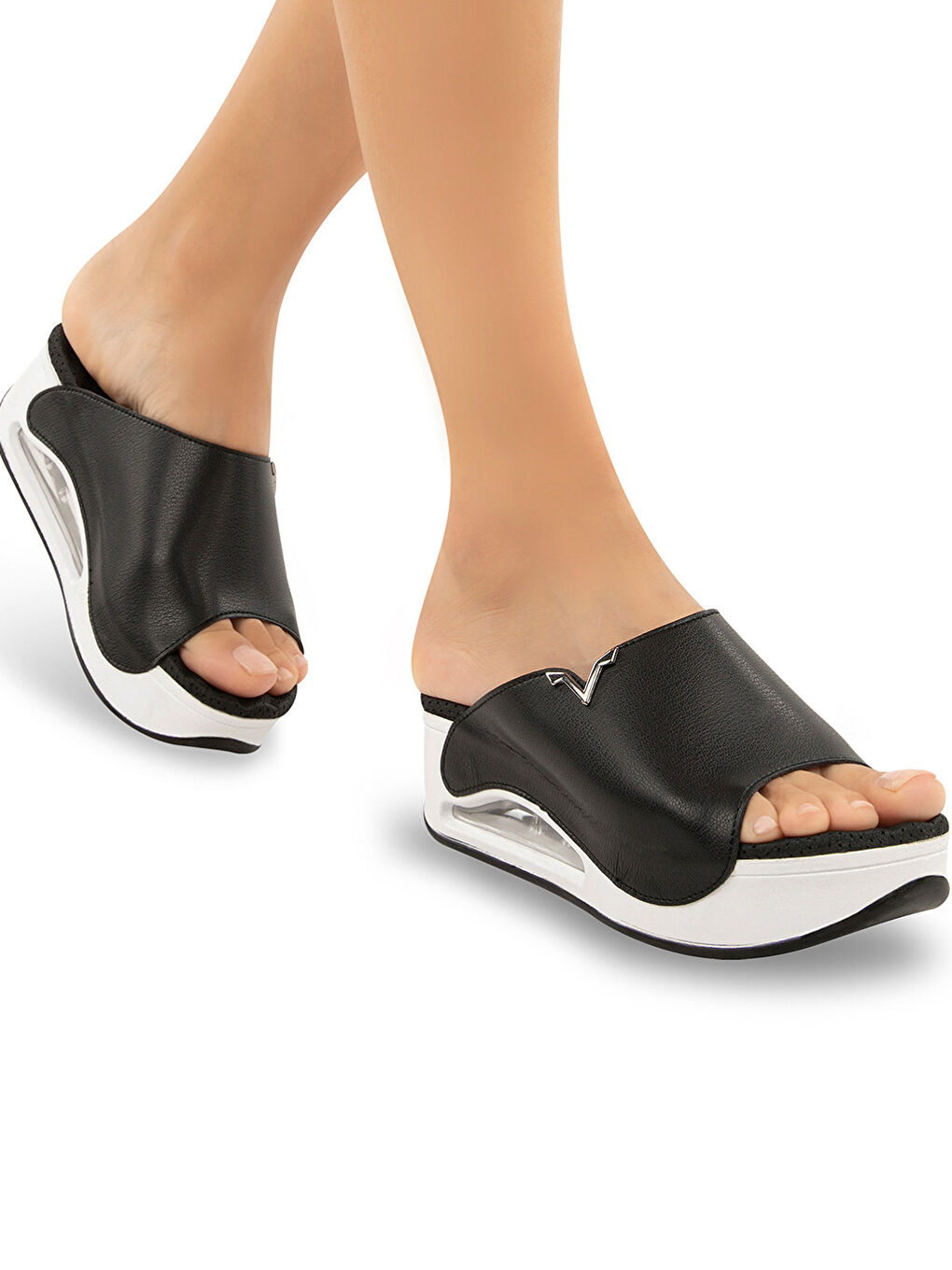 Siyah Kalın Taban Tek Bantlı Kadın Terlik-1