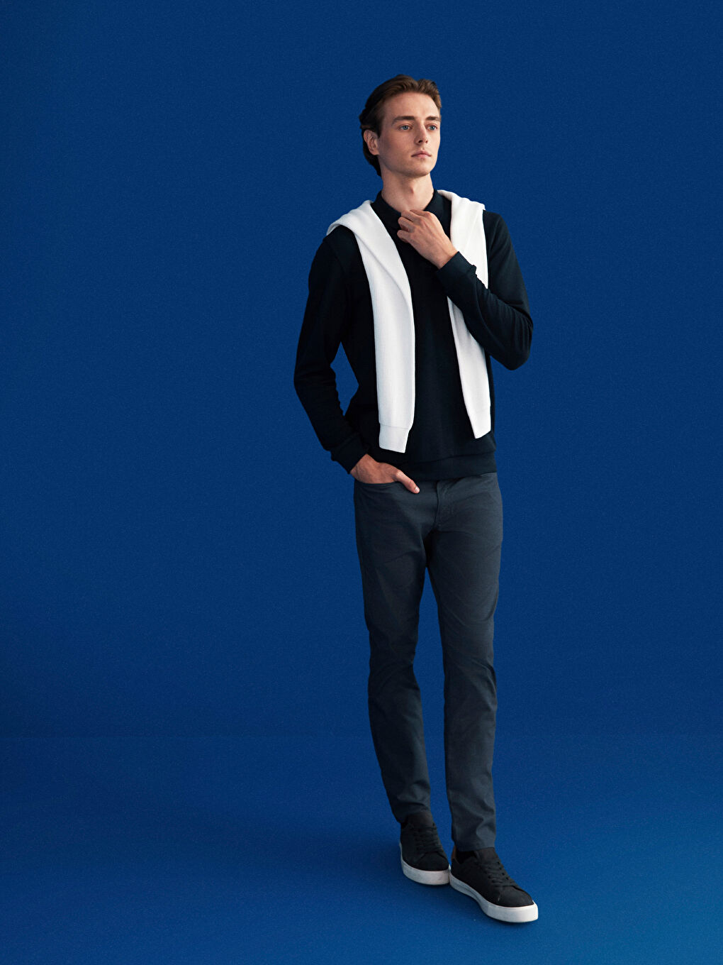 Ерлерге арналған тар пішім өрнексіз шалбар-1