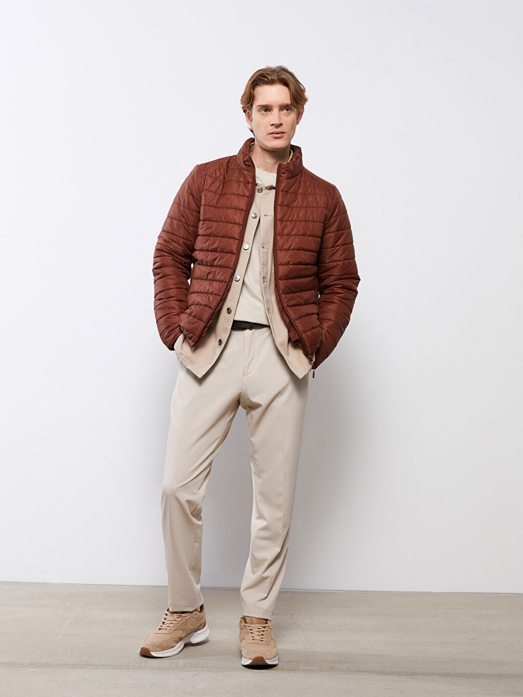 Kahverengi Standart Kalıp Dik Yaka İnce Erkek Şişme Mont