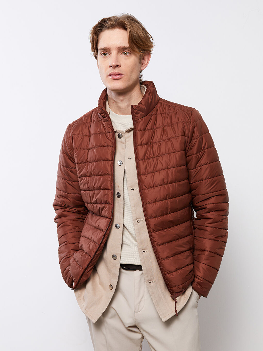 Kahverengi Standart Kalıp Dik Yaka İnce Erkek Şişme Mont-1