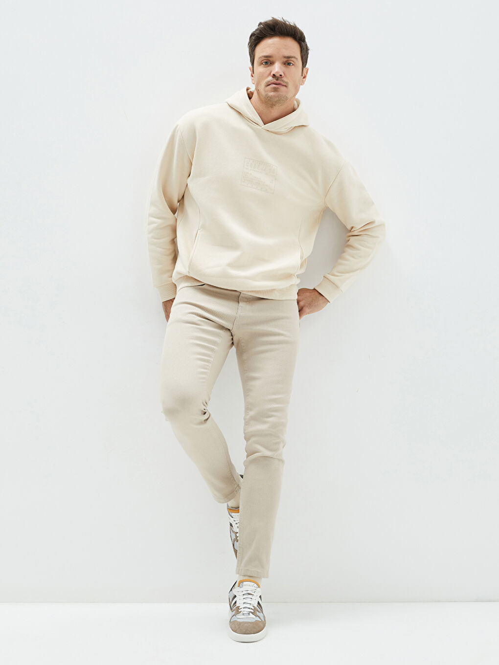 LCW Vision Sweatshirt à capuche imprimé pour hommes à manches longues -S20178Z8-J0E