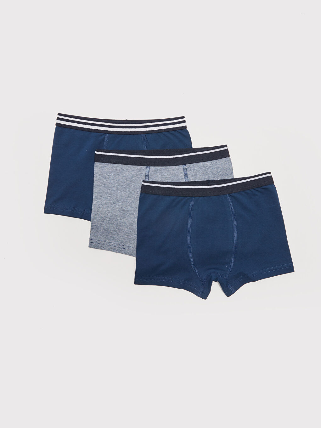 سراويل بوكسر قطنية أساسية للأولاد - عبوة من ٣ قطع